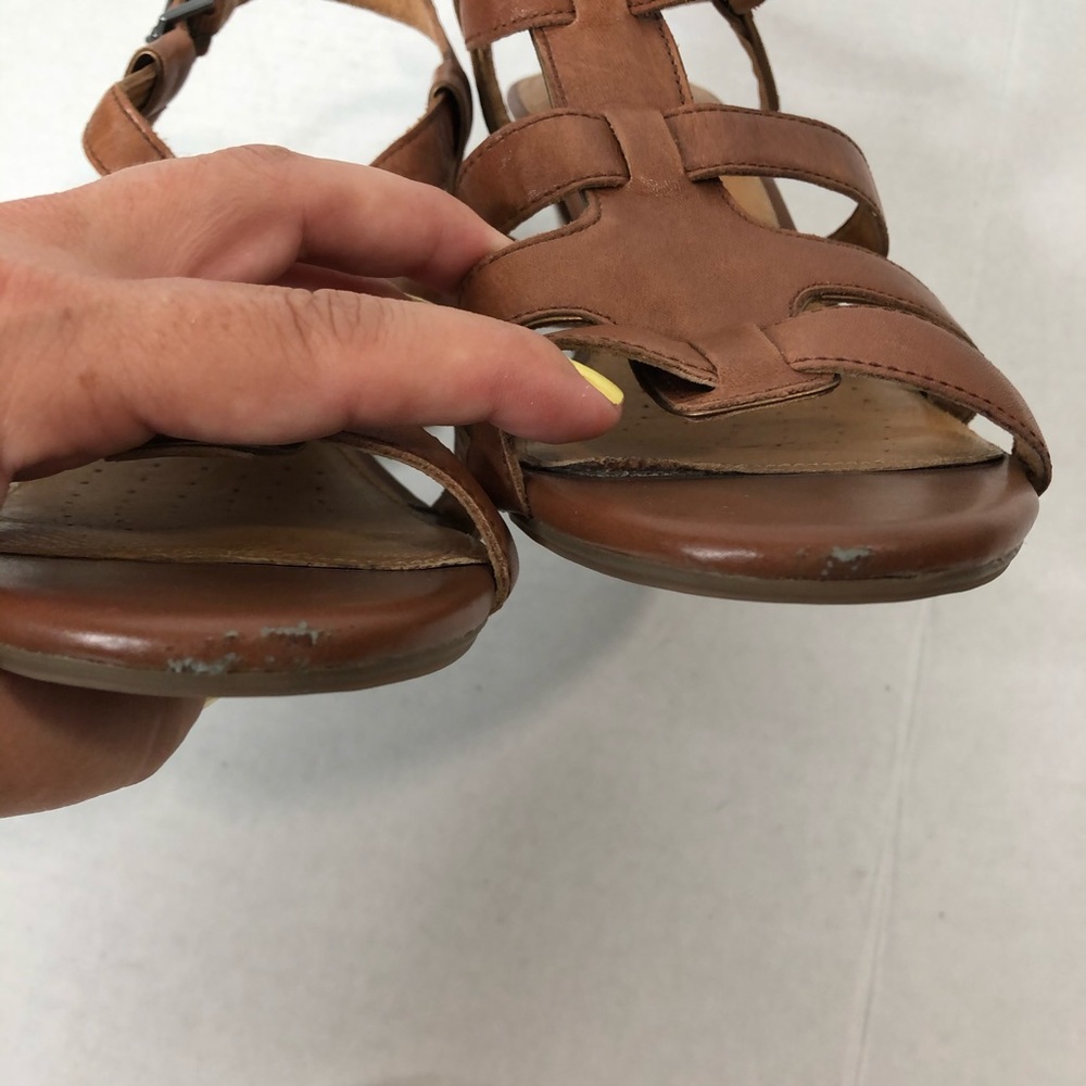 Clarks Tan Leather Strappy Sandals Size 10 - Picture 6 of 12